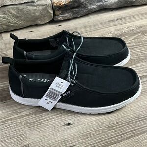 NWT Hurley shoes/10